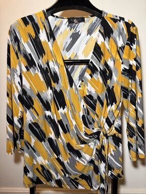 ⭐️3/$20 Black Label Evan Picone Blouse Black Gold 3/4 Sleeve Stretch Wrap Sz XL